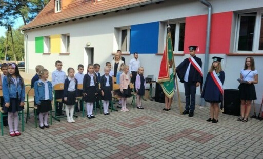 Zdjęcie do Rozpoczęcie roku szkolnego 2024/2005